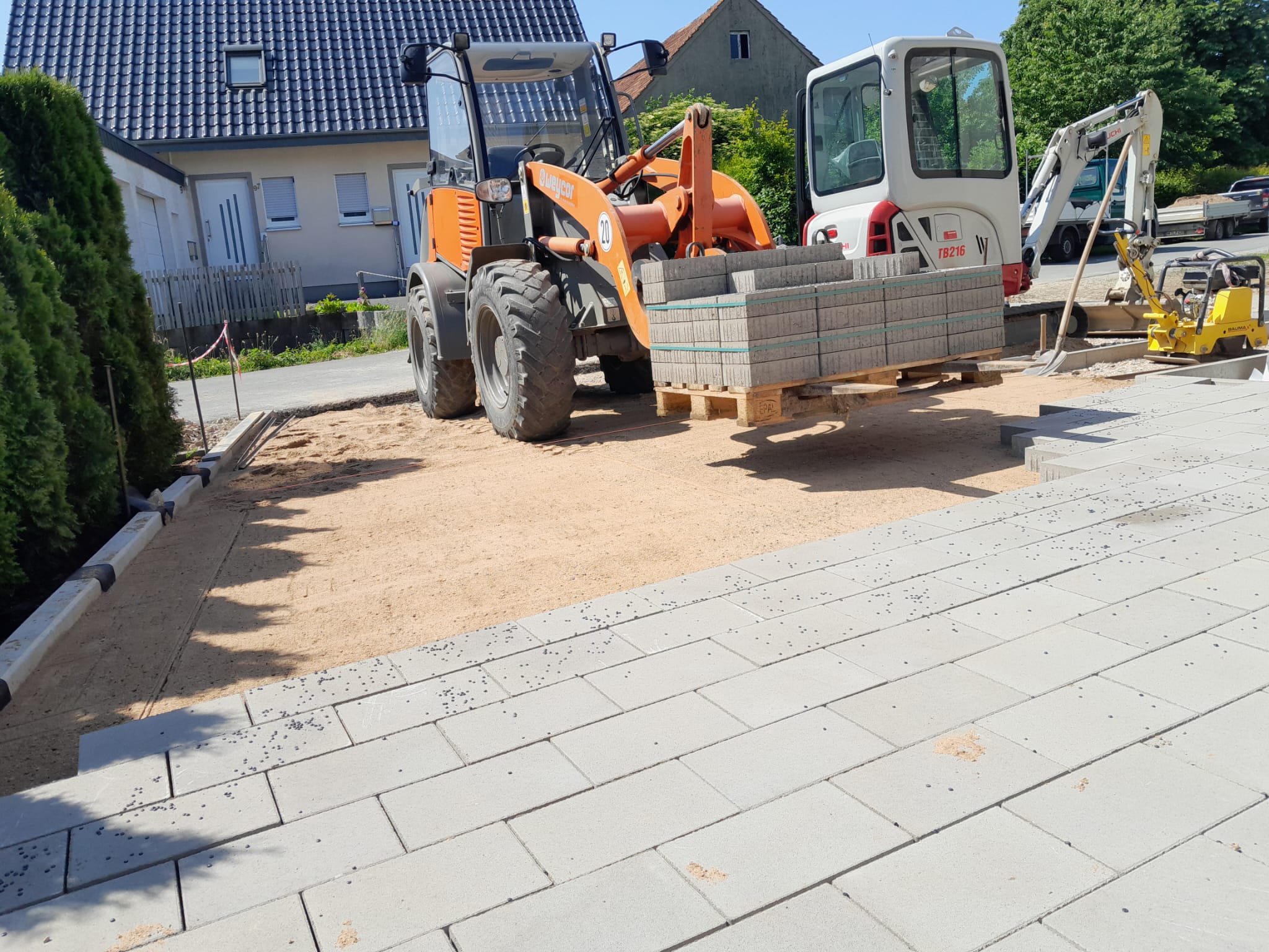 Pflasterarbeiten für eine neue Außenfläche